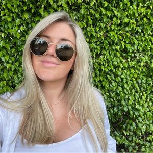 Meet your Posher, Demi